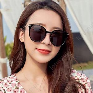 Moda Güneş Gözlüğü Lüks Tasarımcı Sunglass Unisex Frameless Çevre Dostu Güneş Gözlüğü UV 400 Plaj Turizm M Tasarım Markası