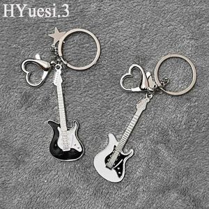 Nyckelringar Punk Style Electric Guitar Keychain Vintage Heart Star Instrument Charms med nyckelhållare för musikälskare Väska Dekor gåvor