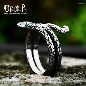 Cluster Rings BEIER 2024 Vintage Stainless Steel Snake Ring With Green Eyes Cool Animal Women's Special Jewelry Wholesale Gift