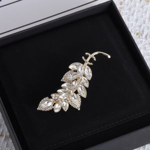 Designer Leaf Brosch Womens Mens Luxury Jewelry Diamand Crown Brosch Suit Elegant Fashion Brosches Gifts To Woman Accessories