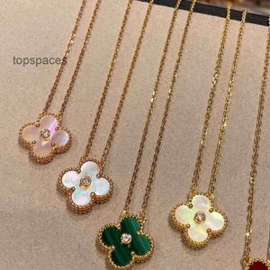 Van Clover Necklace Cleef Flowers Necklaces for Women 18k Pendant Small and Colorless Collar Chain Inns Valentines Day Best Friend Gift