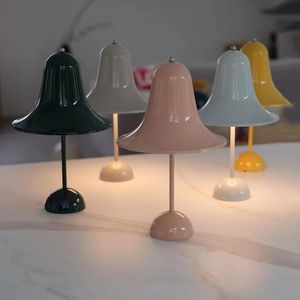 Portable LED Bell Table Lamp USB RADURABLE MUSHROOM LAMPARAS TORCH Bedroom Bedside Lamps Acrylic Wind Chime Desk Light Decor 240131