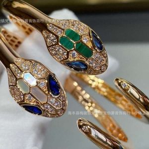 Desginer New Advanced Precision Craft v Gold Full Diamond Green Blue Eyed Double Headed Snake Open Bracelet White Shell Peacock Stone Ring