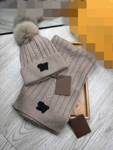 24 neue Modedesigner-Mütze, Schal-Set, luxuriöser Herren-Winterschal der Marke Snapback Seda, karierter Satin-Schal, Skate-Skateboard-Mütze, schwarze Damen-Beanie-Halstuch-Set