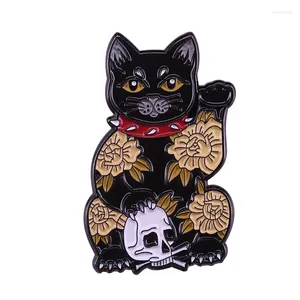 Broches preto maneki neko crânio emblema escuro sorte gato broche esmalte pino japonês jóias jaquetas mochila decoração