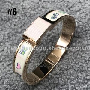 High-Quality Fashion Women's Bracelet Itanium Steel Bracelet with Gift Box 17cm/19cm