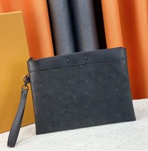 Bolsa de designer de alta qualidade masculina de grande capacidade e depois bolsa de mão Quarto com vista bolsa impressa em couro bolsa multifuncional carteira cartão M81848 preto em relevo