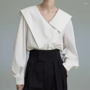 Kvinnor Bluses French Lantern Sleeve V-Neck White Shirts Women Vintage Big Turn-Down Collar Loose Elegant Chic Design Tops 27834