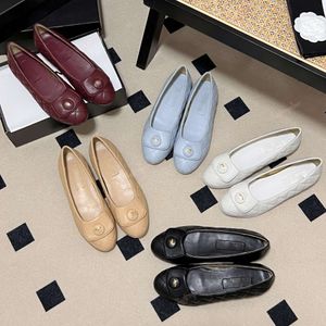 Designer skor balett platt klackar c loafers kvinnor avslappnad bekväm sommardräkt slip på resefest klänning svart läder skorens inspopulära storlek eur 34-40