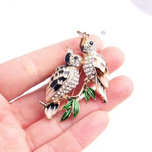 Brooches Pomlee Two Parrots Bird Women 3-color Rhinestone Enamel Weddins Party Casual Brooch Pins Gifts Wholesale