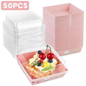 50 transparente Papierboxen, Einweg-Sandkasten, quadratisch, als Lebensmittelbehälter für Desserts und Erdbeeren 240205