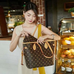 Large Capacity New High-end Texture Niche Old Flower Mommy Portable One Shoulder Women's Tote Bag 1 2024 78% Off Store wholesale