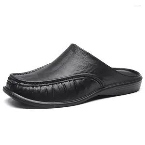 Sandaletler erkek kapalı günlük sandal ev kaymaları boyutu 40-47 açık terlik erkek bahar yaz moda rahat yürüyüş plaj jöle ayakkabıları