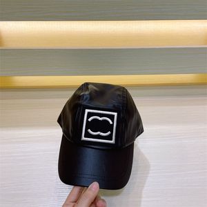 Top kapaklar moda deri şapkalar tasarımcı beyzbol şapkası kadın casquette erkekler ayarlanabilir snapback açık güneş şapkası