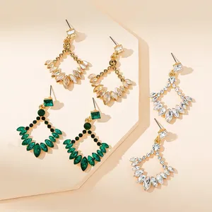 Dangle Earrings التصميم الإبداعي Crystal Drop for Womem Luxury Jewelry Detive Accouns Party Party Accessories