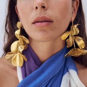 Dangle Earrings 2024 Zaa Long Metal Flower Drop for Women Vintage Golden Personality Jewelry Pendientes Wholesale