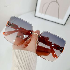 Solglasögon Män New Fashion Box H Tai Glasses 7710 Frameless Women's Cresatile Ins Style Solglasögon