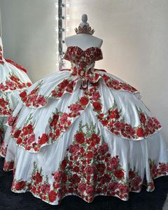 Bianco Rosso Charro Regina Principessa Abiti Quinceanera Ricamo floreale Off Spalla Corsetto abiti xv anos 2024 Dolce 15 prom