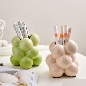 Dekorativa objekt Figurer Enkel penna Box Creative Study Desktop Collectain Container Ornament Desk Nordic 230815 Drop Delivery Dhuba