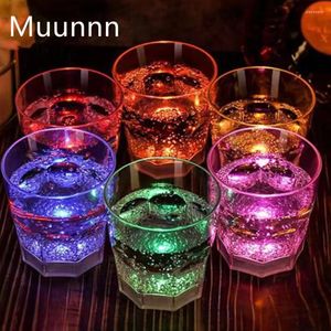 Luzes noturnas 6pcs xícaras LED Canecas de bebida colorida Planking suprimentos brilhantes de uísque copo de capota de festa luminosa de festa 150/120/250ml