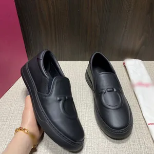 Mode für Männer Designer-Schuhe mit Buchstaben-Logo, geschnitzte Designer-Herren-Turnschuhe, coole Streetwear-Slip-on-Luxus-Herren-Turnschuhe, schwarze Freizeitschuhe mit Box