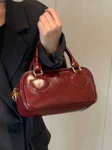 イブニングバッグヴィンテージ女性の赤いハンドルバッグ高品質の光沢のあるPUレディース通勤肩日本語スタイルの女性シンプルなクロスボディバッグ