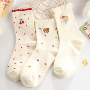 Frauen Socken Baumwolle Großhandel Cartoon Bär Kirsche Blume Stickerei Nette Kawaii Harajuku Straße Lolita Rüschen Mädchen Geschenk