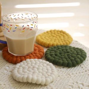 Bord mattor 1pc rund ull filt dalbana mjuk kopp pad bordsartiklar placeringar mat dekoration tillbehör