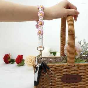 Chaveiros 1 pc Daisy Flower Macrame Wristlet Chaveiro Boho Chave Fob Strap Pulso Pulseira Chaveiro Tecido Pulseira Acessórios de Carro