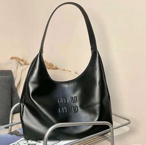 Moda miui Borsa da ascella di lusso cleo premium Designer Borsa da donna shopper madre Frizione borsa ascellare Borsa da donna in vera pelle fine settimana Borsa a tracolla da uomo a tracolla