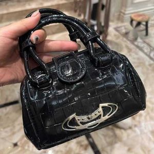 Handhållen kedja tygväska vivi westwood mini crossbody designer väskor vintage krokodil mönster lack läder liten axel väska lyxiga handväskor 240123