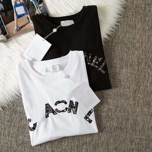 Мужские футболки 2023 Женские мужские футболки брендовая дизайнерская одежда Знаменитая футболка с двумя буквами C и круглым вырезом с коротким рукавом Черно-белые модные мужские и женские футболки S 4XL