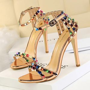 Verão feminino 11cm salto alto rebites cravejado sandálias senhora sandles stiletto gladiador bombas stripper fetiche dedo do pé aberto sapatos de luxo 240129