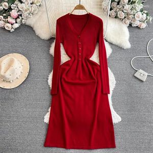 Casual Dresses 2024 Autumn/Winter Sweater Dress Korean Edition Celebrity Style Long Sleeve V-Neck Slim Midi A-Line Underlay Knitted Z3615