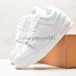 Designer Luxury louisely sneakers för tränare män kvinnor virgils x 1 låg sko våren casual skor snörning rund tå broderi sneakers viutonly vittonly 1.25 05