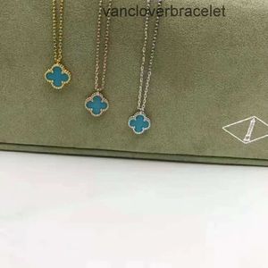 Designer Van Clover Necklace Cleef Four Leaf Clover Necklace New Fashion 95mm van Mini Four Leaf Clover Necklace Highquality 18K Gold Designer Halsband för Wome