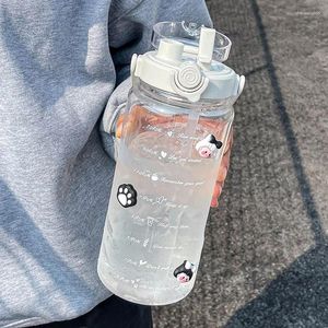 水ボトルストローアウトドアスポーツ飲酒時間マーカー大容量フィットネス付き水ボトル2リットルボトル