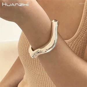 Bangle Huanzhi Irregular Onda Torcida Cor Prata Pulseira Aberta Para Mulheres Meninas Simples Exagerada Luz Luxo Metal Jóias