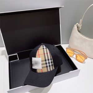 Modische Kappen, Designer-Hüte, handgefertigt, handwerklich gefertigte flache Bill Snapback-Mütze aus Segeltuch, Patchwork-bedruckte, gestreifte Baseballkappe im Familiendesign