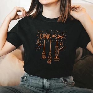 女性のTシャツが来る私たちはTシャツ面白いハロウィーンの魔女ハッピーティーTシャツ秋の魔術的な美学トップ