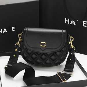 Kadınların yeni küçük kokulu tarzı elmas ızgara zincir çantası, inek derisi crossbody çantası, bir omuz moda çantası için gerçek deri moda eyer çantası