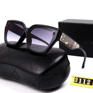 2024 New Womens Fashion Sunglasses 한국판 대형 프레임 작은 향기 선 보호 안경 패치 디테일 큰 접시