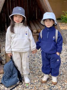 Giyim Setleri Sonbahar Kış Sıcak Giysileri Çocuklar Polar Karikatür Ayı Sweatshirt Seti Erkek Kız Bebek Artı Kadife Kırık Katı Üst Pantolon 2 PCS