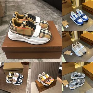 shoes Sneakers Designer Striped Shoes Men Brand Check Trainer Shoe Classic Fashion Platform Trainers Women Vintage Sneaker Couple outdoor shoes with box