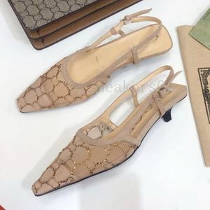 Tasarımcı Düşük Topuklu Slingback Pompası Kadın Lüks Elbise Ayakkabı Kristalli Kristalli Strap Book Partisi Düğün Ayakkabıları