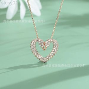 Designer Swarovskis smycken Antagande elementstil Crystal New Swan Heart Necklace Womens High Edition Chain Set