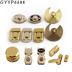 2520Sets Mooncat Shape Metal Press Lock Turn Locks för bagagepåsar Handväska Purse CLASP CLRE Custom Twist Accessories 240202