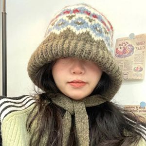 Japansk retro termisk öronhatt mode vinter etnisk stil jacquard hand-crocheted stickad pullover beanie hatt sfor kvinnor motorhuven 240122