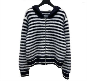 여자 재킷 밍크 코트 둥근 목 넥 짧은 슬림 한 버전 색상 대비 지퍼 스트라이프 디자인 따뜻하고 편안한 가을/겨울 2024