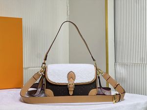 Tasarımcı Kadın Omuz Çantası Yeni Boston Çanta Küçük Tote Çanta Lüks Crossbody Crossbody Çanta Çanta Kürklü Çanta Cüzdanı Lüks Cüzdan Crossbody